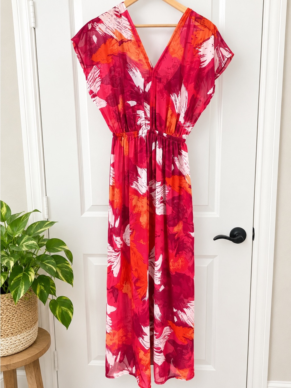 Mossimo. Fuchsia & Orange Abstract Maxi Dress. Sheer, has soft strappy lining.